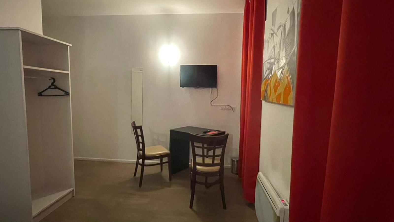 Hotel- Restaurant Le Saint Quentin Zewnętrze zdjęcie